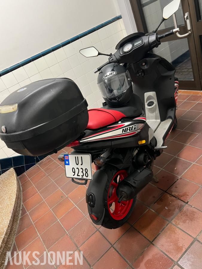 Strøken og sporty Piaggio NRG Power 2009 (Hi-Per2) – KUN kjørt 6 872 km!