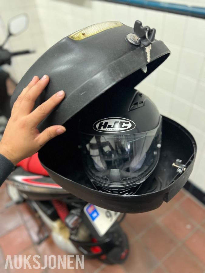 Strøken og sporty Piaggio NRG Power 2009 (Hi-Per2) – KUN kjørt 6 872 km!