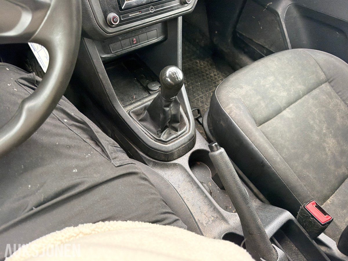 2016 Volkswagen VOLKSWAGEN CADDY TDI HENGERFESTE TAKSTATIV DAB