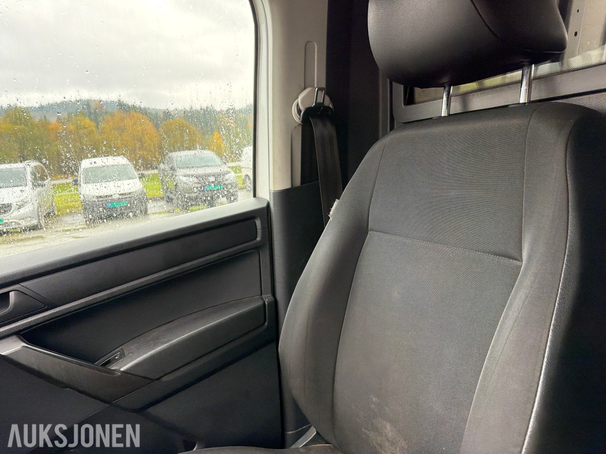2016 Volkswagen VOLKSWAGEN CADDY TDI HENGERFESTE TAKSTATIV DAB