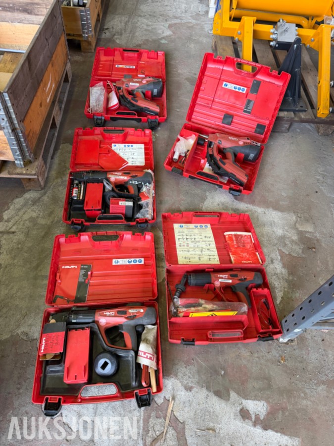 5 STK. HILTI FESTEVERKTØY MED 4 STK. SILVA XCL 9.0 HODELYKTER