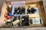 PARTI MED MOTOROLA GP340 UHF SAMBANDSRADIOER, HODESETT, LADERE OG TILBEHØR