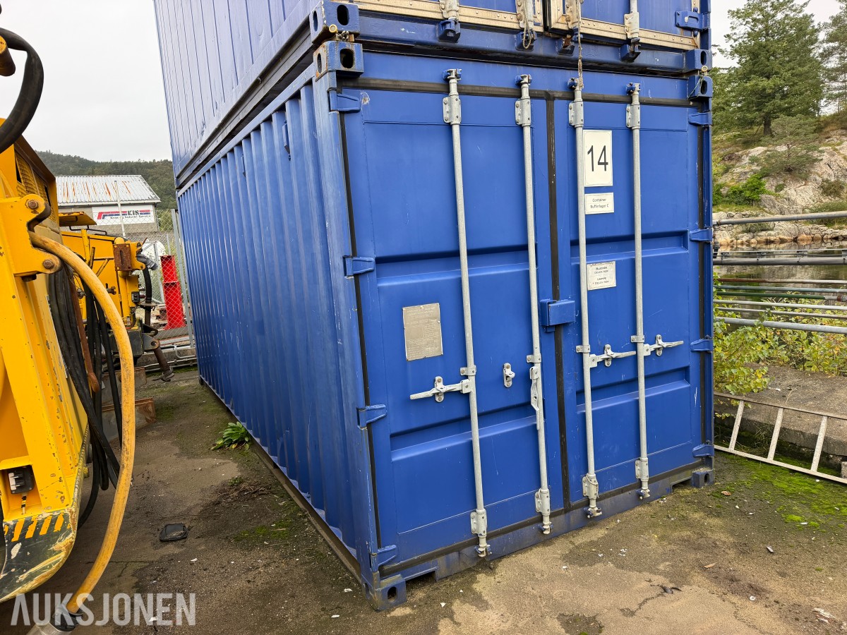 2012 20 FOTS CONTAINER MED REOLER, STRØMINNTAK, RØR OG DELER