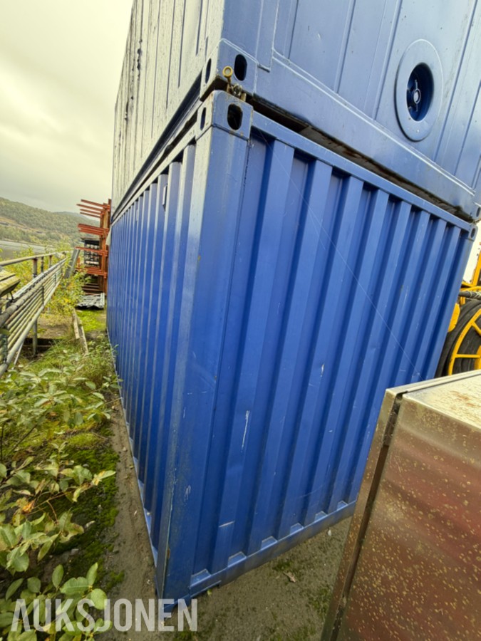 2012 20 FOTS CONTAINER MED REOLER, STRØMINNTAK, RØR OG DELER