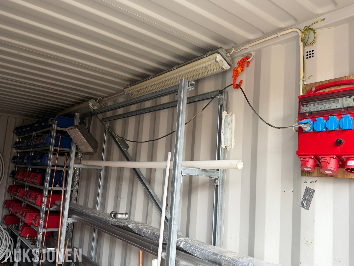 2012 20 FOTS CONTAINER MED REOLER, STRØMINNTAK, RØR OG DELER