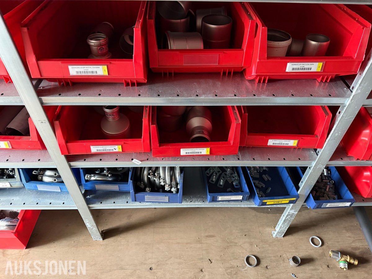 2012 20 FOTS CONTAINER MED REOLER, STRØMINNTAK, RØR OG DELER