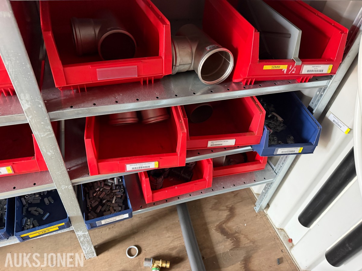 2012 20 FOTS CONTAINER MED REOLER, STRØMINNTAK, RØR OG DELER