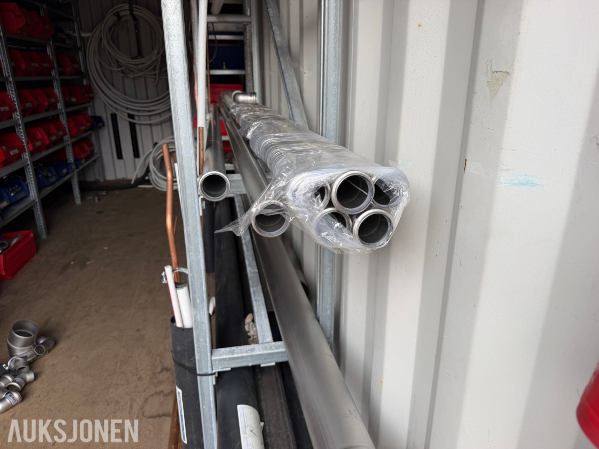 2012 20 FOTS CONTAINER MED REOLER, STRØMINNTAK, RØR OG DELER
