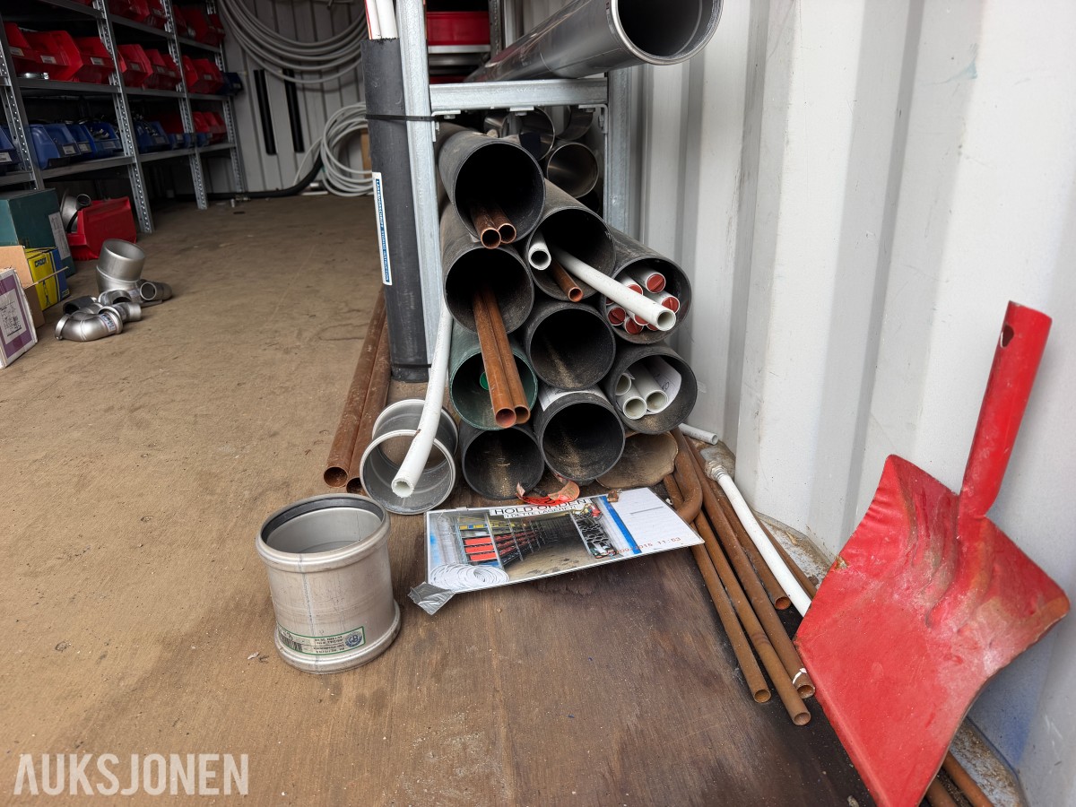 2012 20 FOTS CONTAINER MED REOLER, STRØMINNTAK, RØR OG DELER