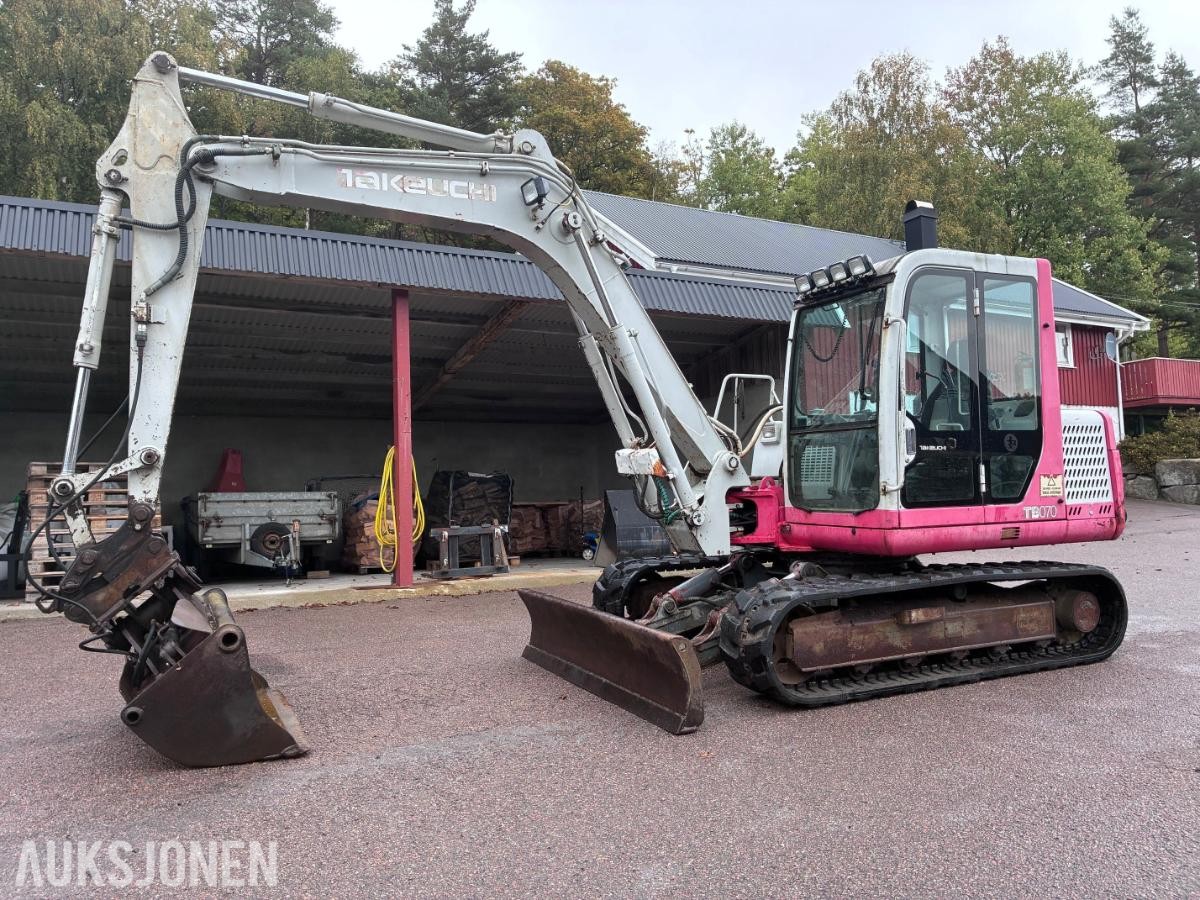 1997 Takeuchi TB070 8 tonns beltegraver 