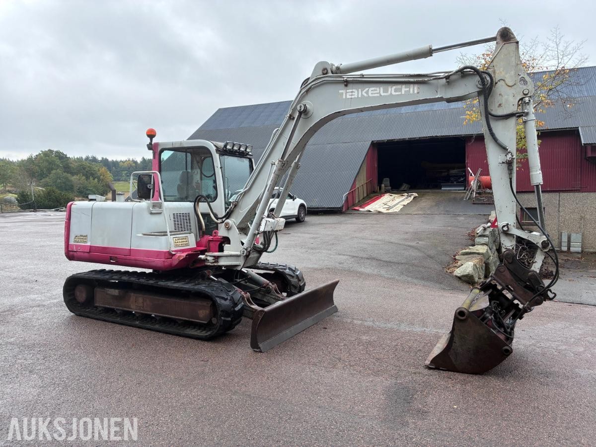 1997 Takeuchi TB070 8 tonns beltegraver 