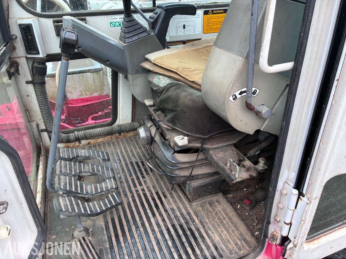 1997 Takeuchi TB070 8 tonns beltegraver 