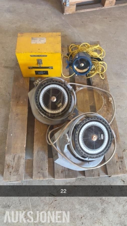 Kelvin Hughes kompassutstyr - Bearing Repeater Compass