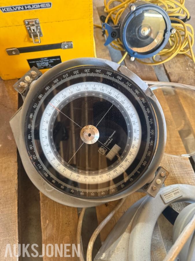 Kelvin Hughes kompassutstyr - Bearing Repeater Compass