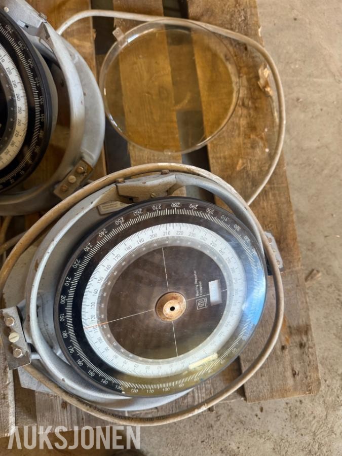Kelvin Hughes kompassutstyr - Bearing Repeater Compass