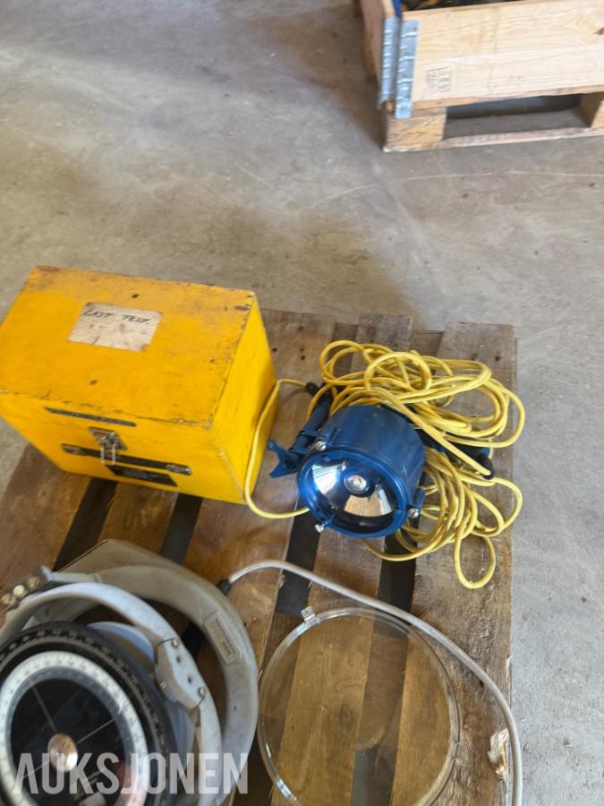 Kelvin Hughes kompassutstyr - Bearing Repeater Compass