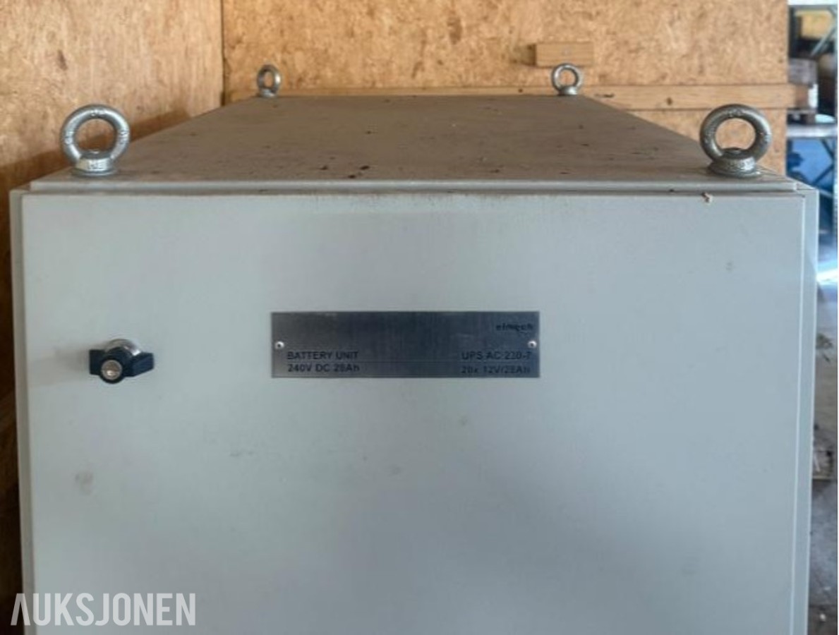 Elmech UPS AC 230-7 7 kVA med batterienhet
