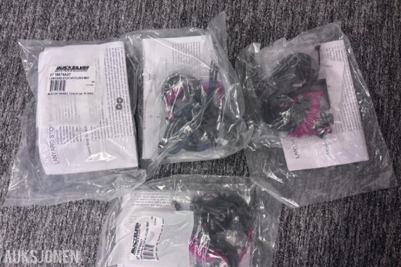 Stor pakke med Mercury Marine-deler – Active Trim DTS, SmartCraft, instrumenter og kabler