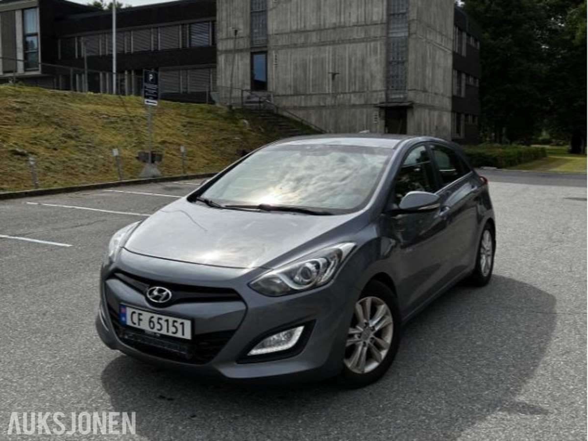 2013 Hyundai i30 1.6, Cruisekontroll, S+V dekk, Reparasjonsobjekt