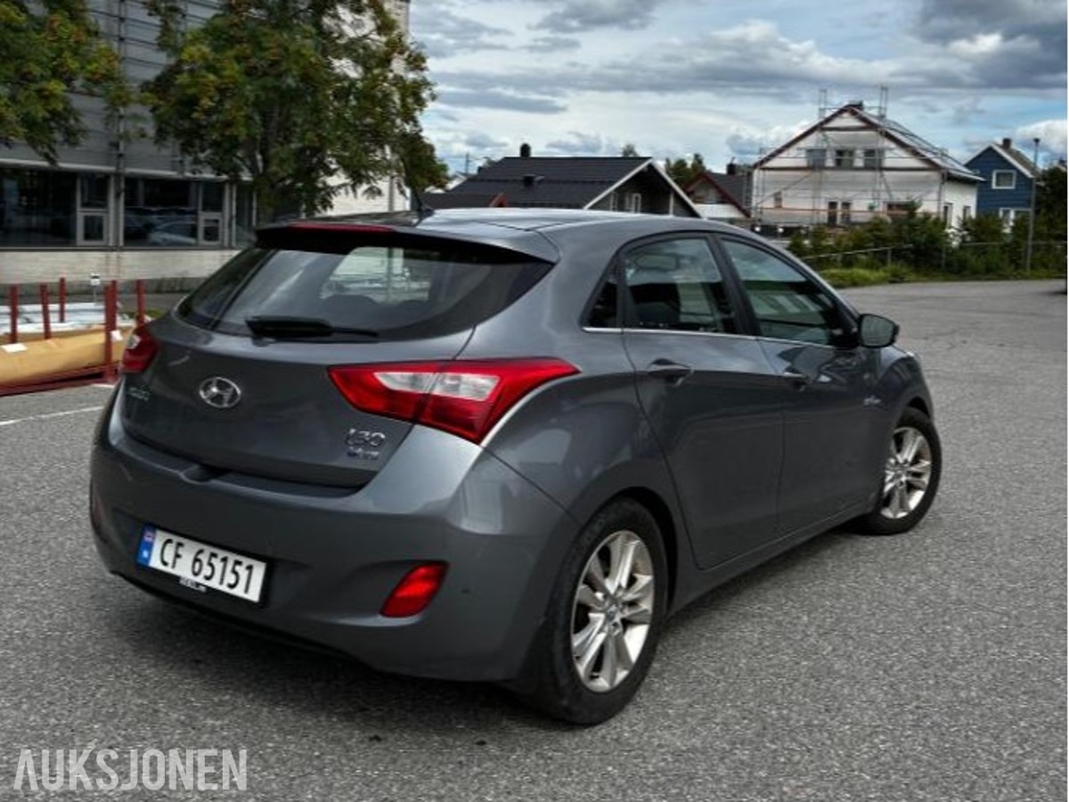 2013 Hyundai i30 1.6, Cruisekontroll, S+V dekk, Reparasjonsobjekt