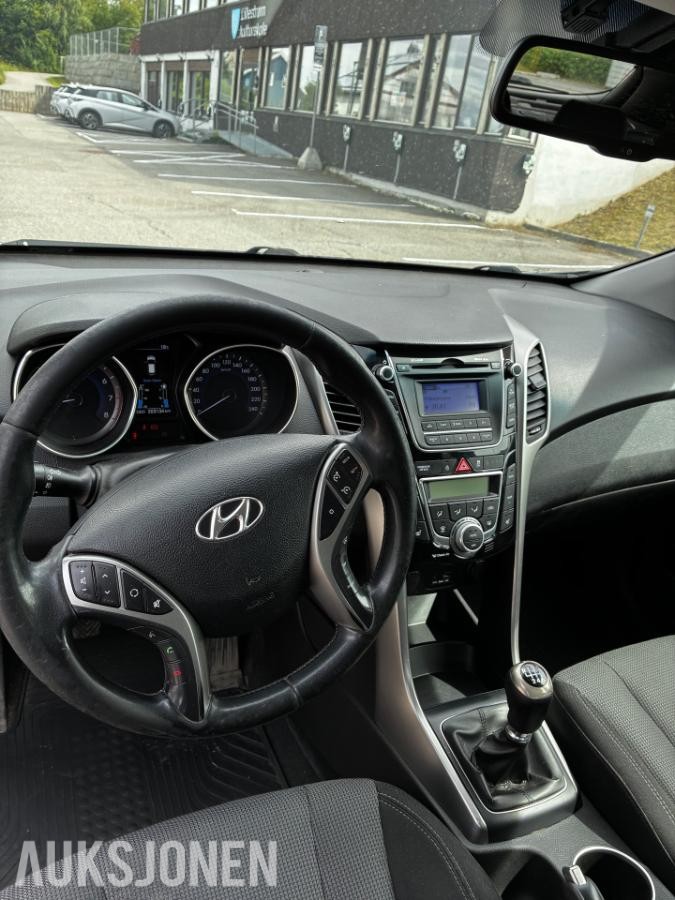 2013 Hyundai i30 1.6, Cruisekontroll, S+V dekk, Reparasjonsobjekt