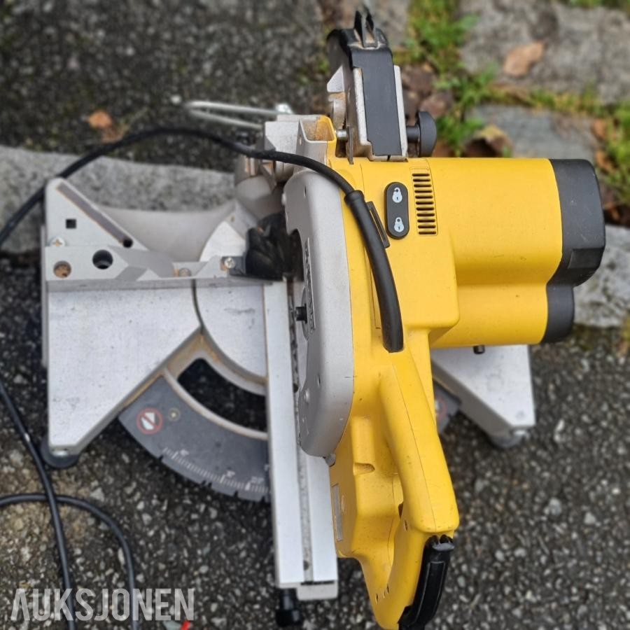 DeWALT DW707 kapp- og gjærsag 1200W