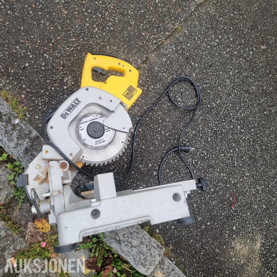 DeWALT DW707 kapp- og gjærsag 1200W