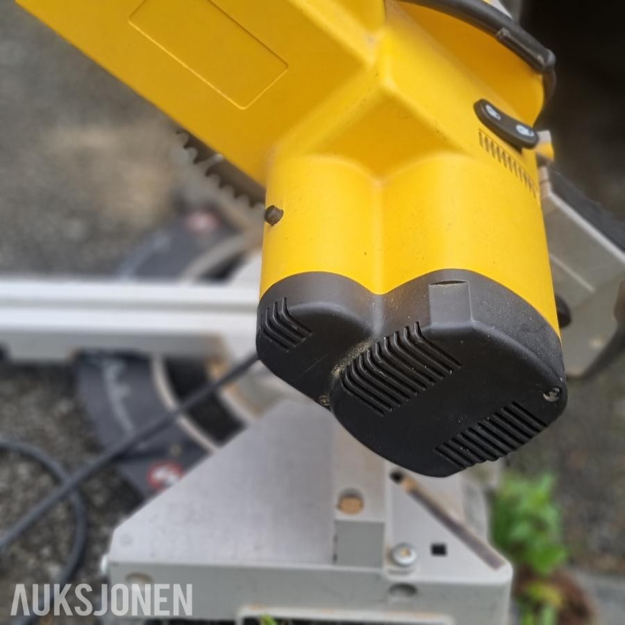 DeWALT DW707 kapp- og gjærsag 1200W
