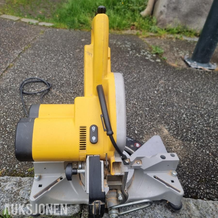DeWALT DW707 kapp- og gjærsag 1200W