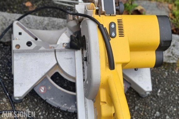 DeWALT DW707 kapp- og gjærsag 1200W