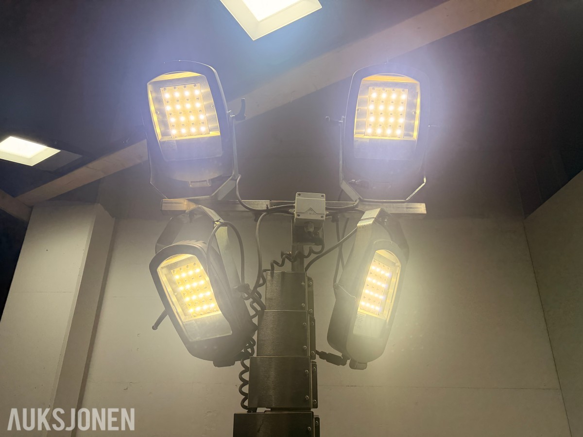 2016 SKY 7M lysmast 4x185W Prince LED