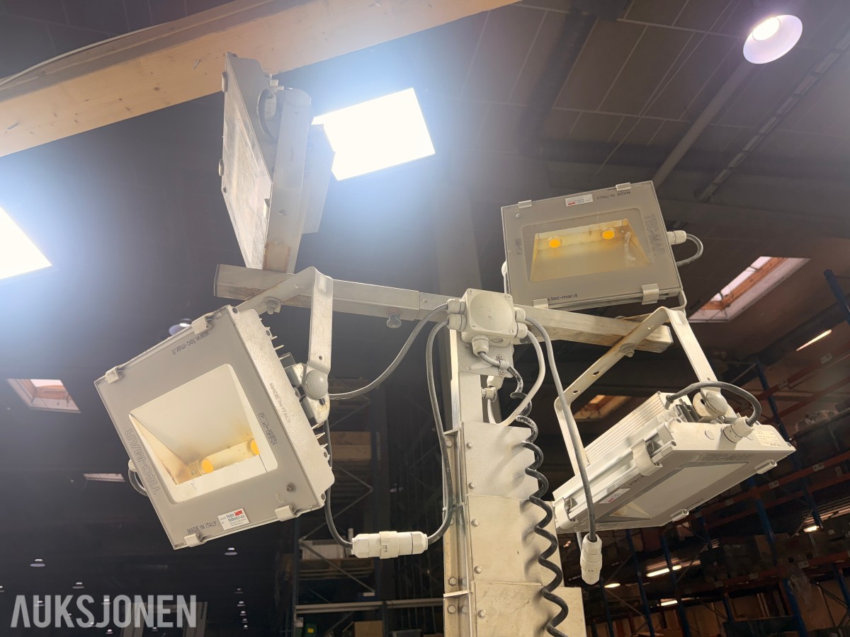2016 Sky 7m lysmast med 4 Tec-Mar lyskastere med vinsj