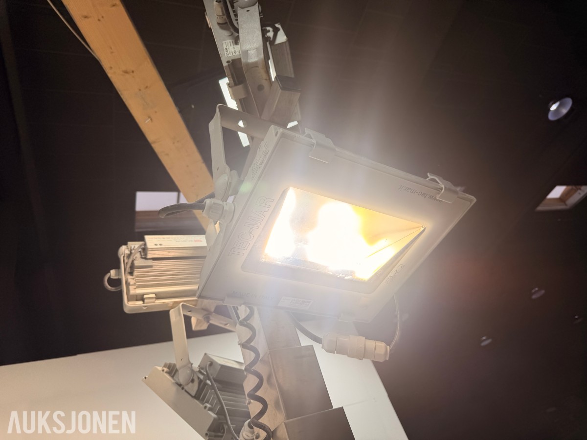 2016 Sky 7m lysmast med 4 Tec-Mar lyskastere med vinsj