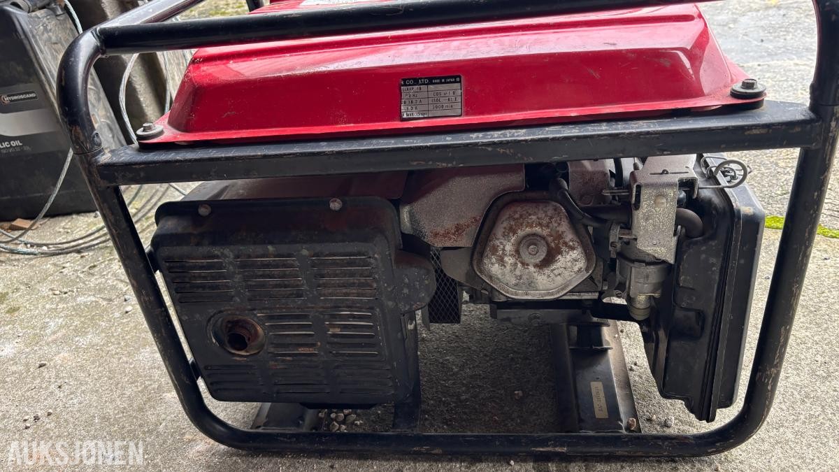 Honda EM4500 aggregat – Starter alltid og sviver fint