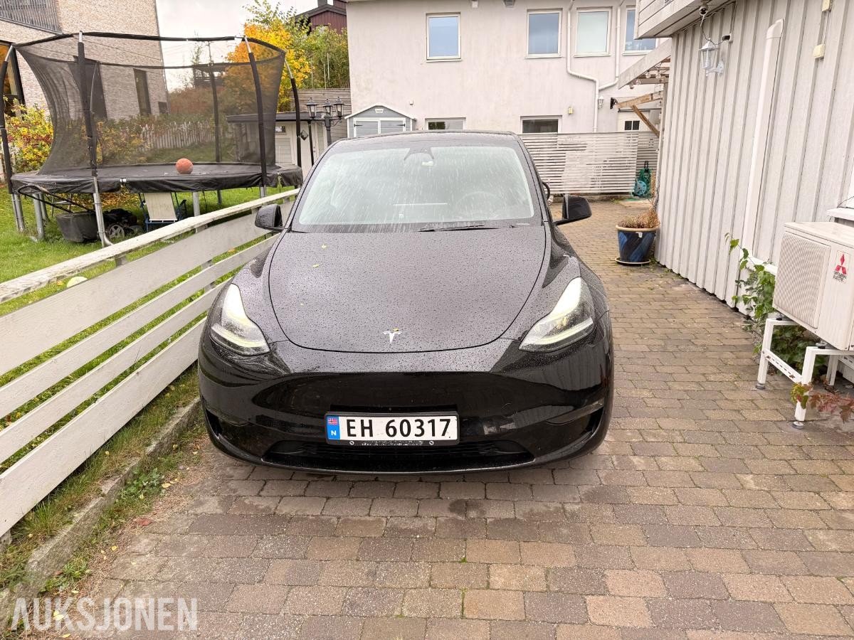 2024 Tesla Model Y Long Range AWD PANORAMA KAMERA RYZEN VARMEPUMPE