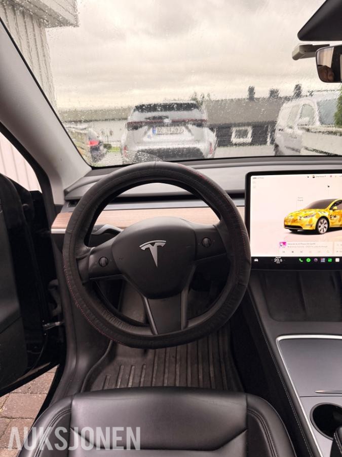 2024 Tesla Model Y Long Range AWD PANORAMA KAMERA RYZEN VARMEPUMPE