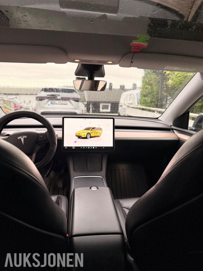 2024 Tesla Model Y Long Range AWD PANORAMA KAMERA RYZEN VARMEPUMPE