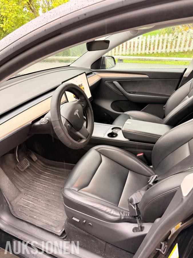2024 Tesla Model Y Long Range AWD PANORAMA KAMERA RYZEN VARMEPUMPE