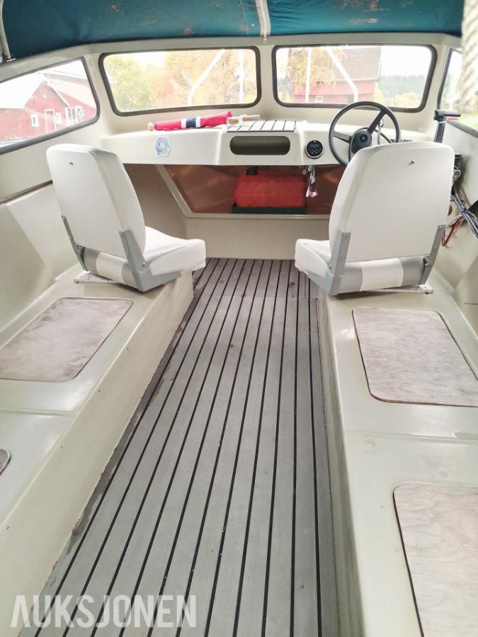 1985 Herwa 16 med 50hk Johnsen motor og registrert båthenger