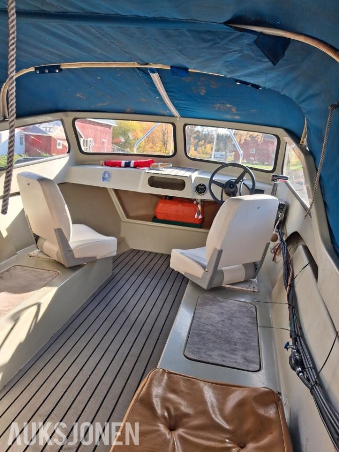 1985 Herwa 16 med 50hk Johnsen motor og registrert båthenger
