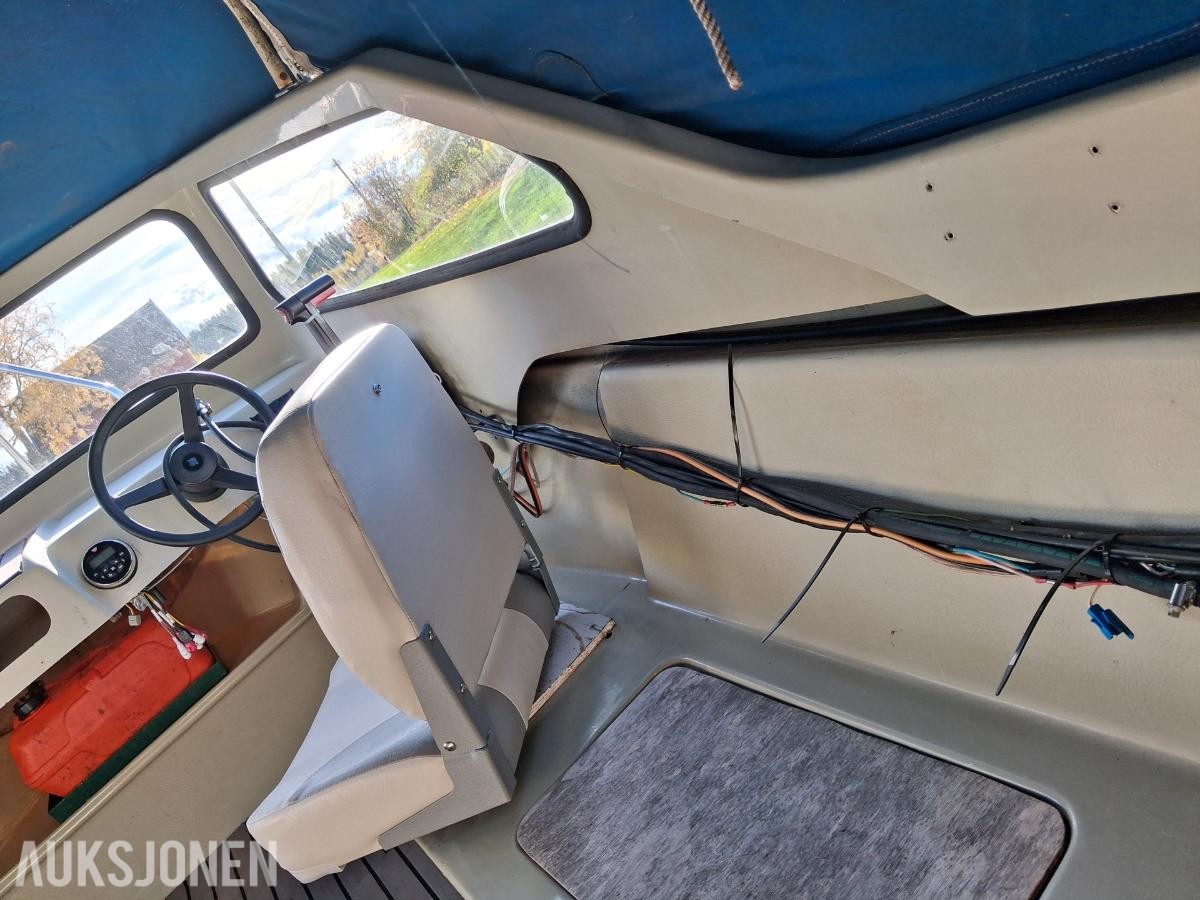 1985 Herwa 16 med 50hk Johnsen motor og registrert båthenger