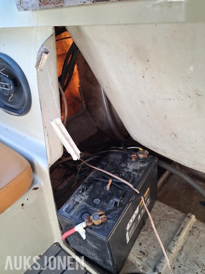 1985 Herwa 16 med 50hk Johnsen motor og registrert båthenger
