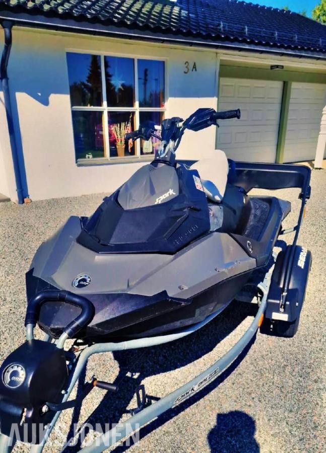 2016 Brp  90hk vannscooter med henger