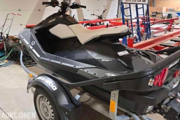 2016 Brp  90hk vannscooter med henger