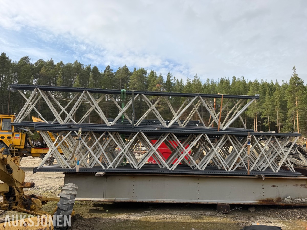 Høvik Pallereol (40 stk. rammer) 6,5 m. høyde. endel bjelker