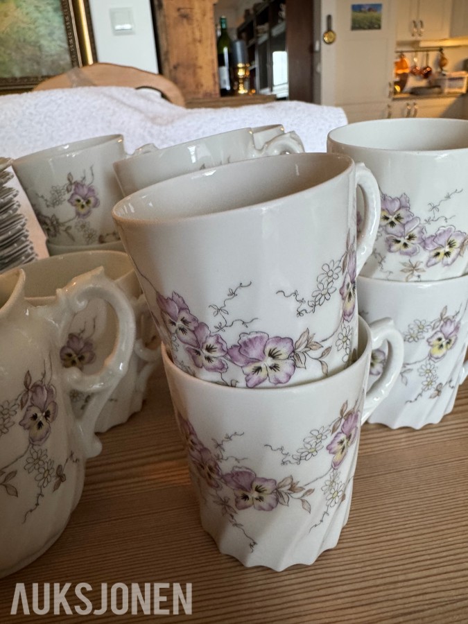 PORSGRUNN PORSELEN MIDDAGSSERVISE OG KAFFESERVISE