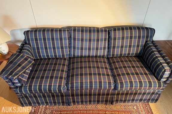 BLÅRUTETE SOFA