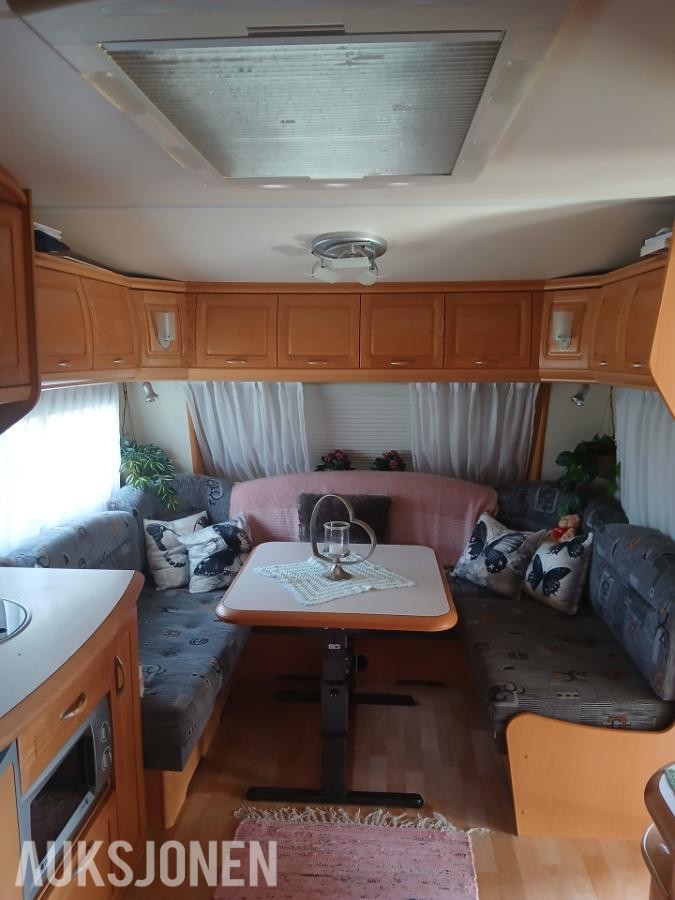 2006 Hobby 560-24H - Campingvogn med spikertelt 