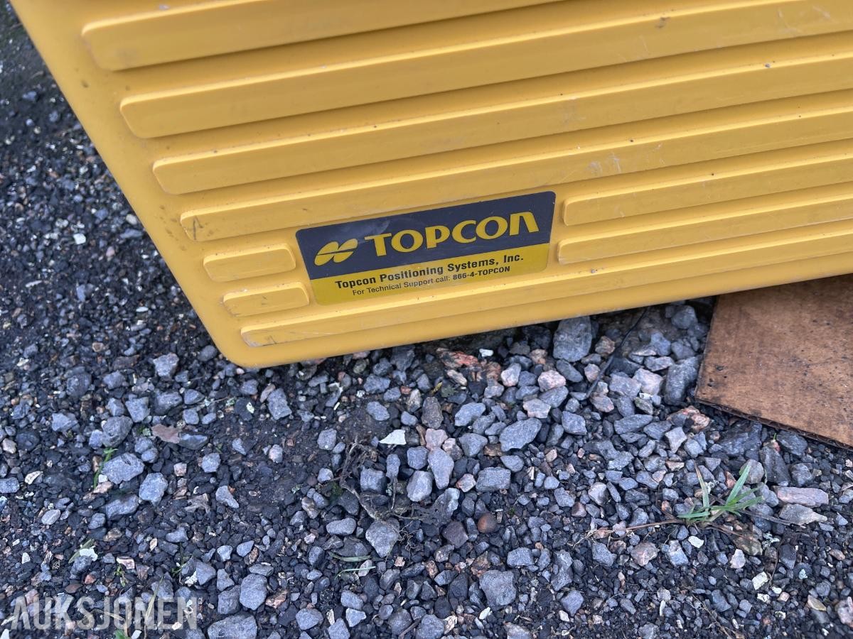 Topcon – Diverse brukt oppmålingsutstyr og tomme bokser