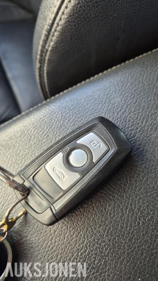 2013 BMW X3 xDrive20i 184HK AUTOMAT SPORTSSETER GLASSTAK